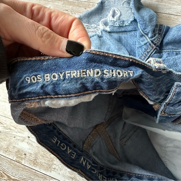 American Eagle 90s Boyfriend Short | Denim Shorts | Distressed | size 4 - Picture 5 of 8